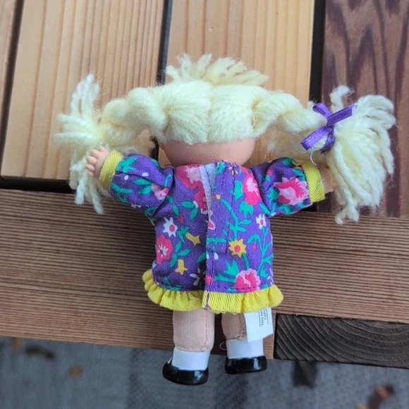 Mini Cabbage Patch Kids - Picture 5 of 6